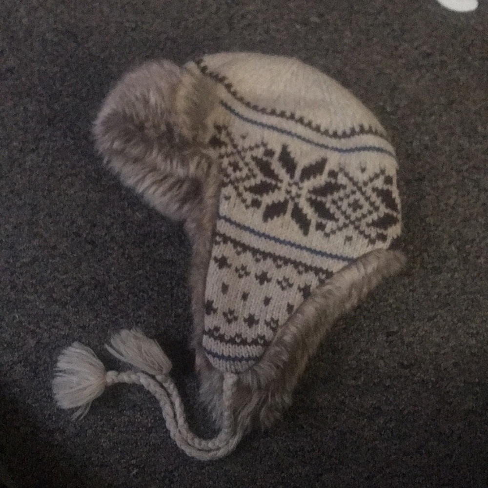 Winter hat - Picture 2 of 2